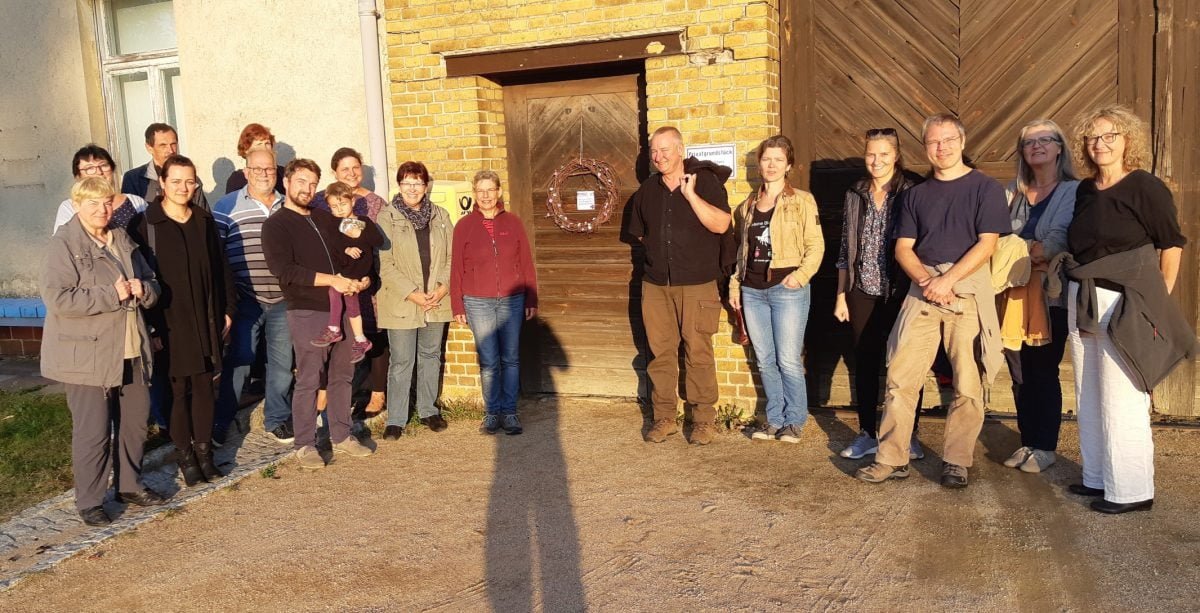 Alle vor dem Tor