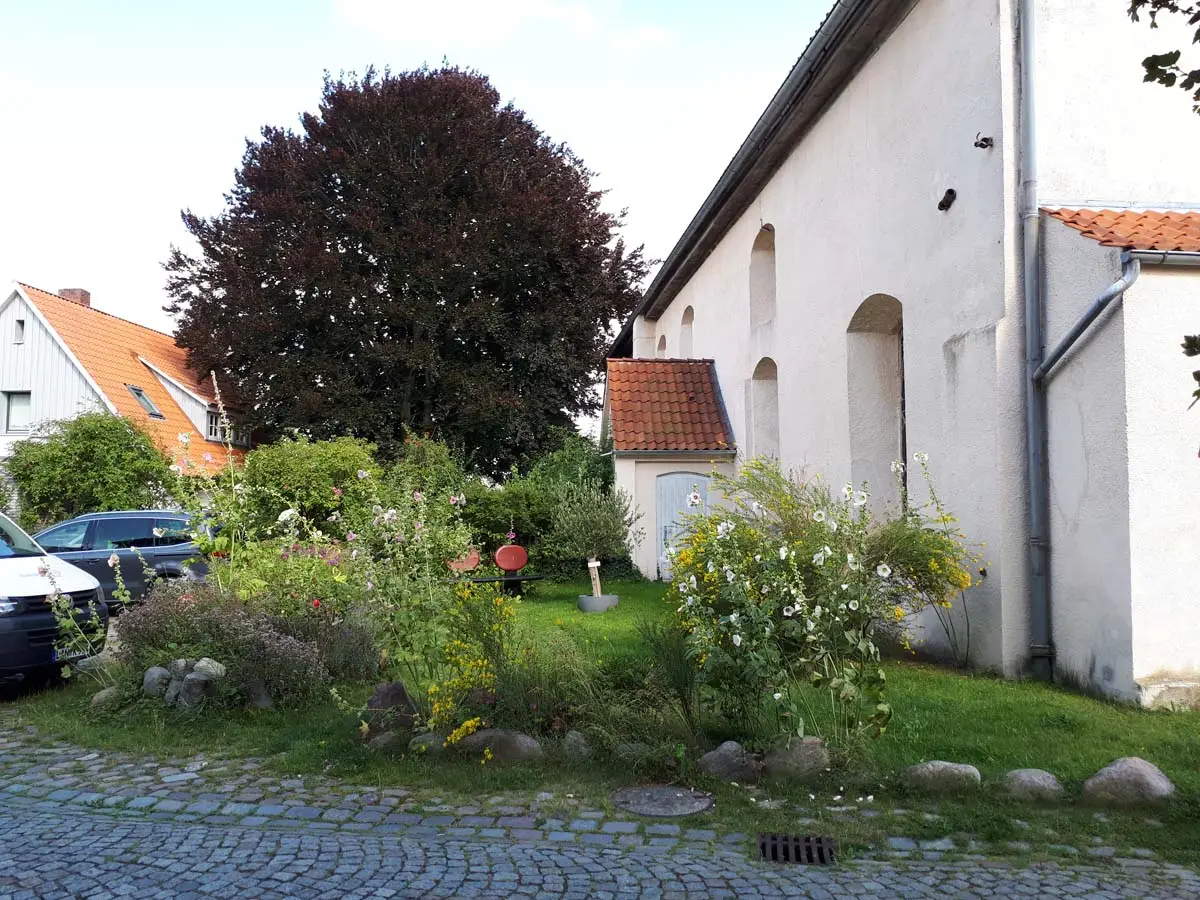 Blühende Kirche 1
